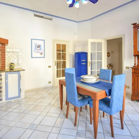 Vakantiehuis Gorgeous In With Kitchen Viareggio